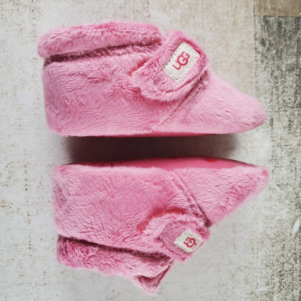 Ugg Bixbee Baby Booties Sz 4 - 5 Soft Pink Fleece Hook & Loop Strap